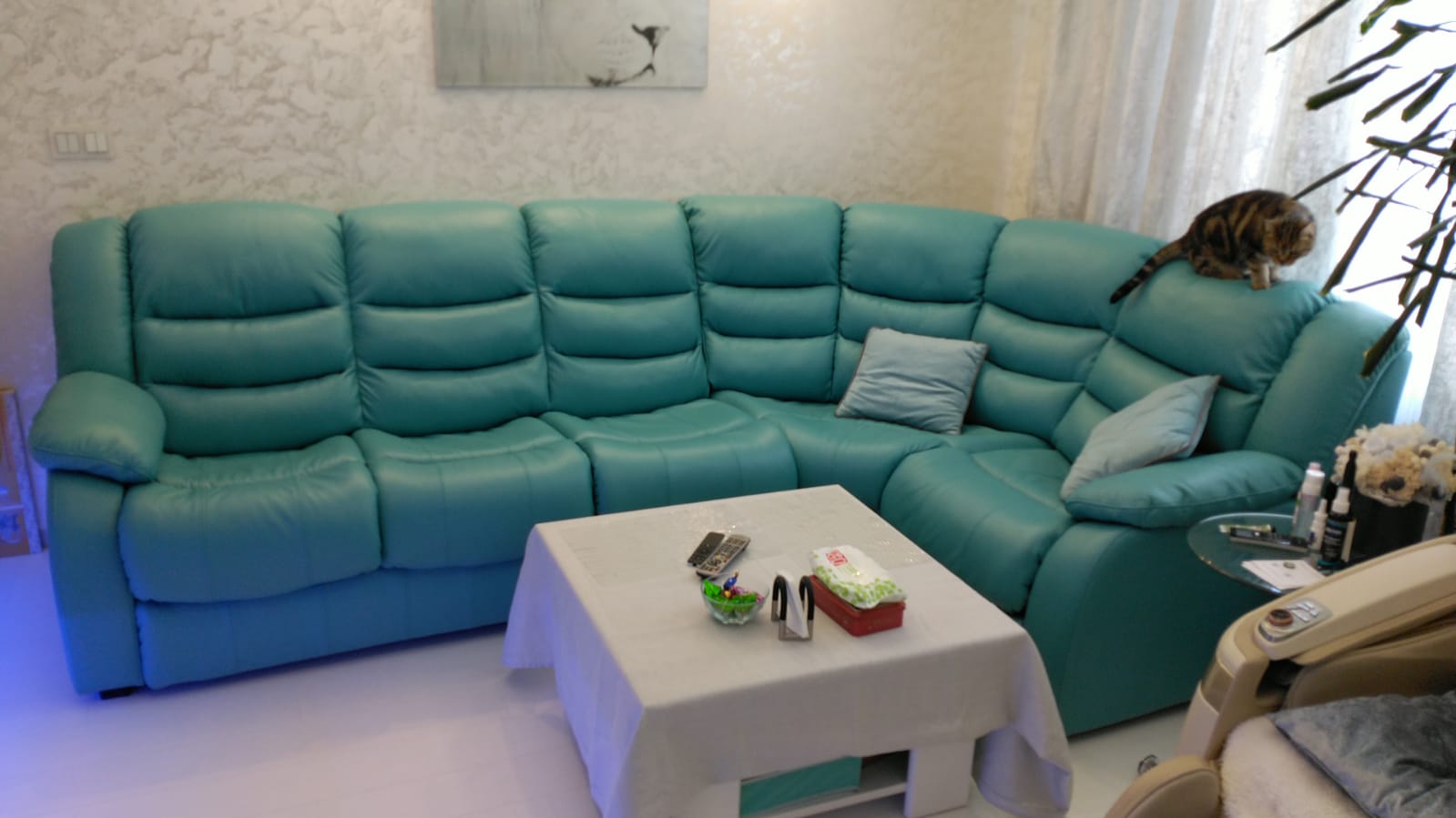 Перетяжка дивана на дому. Кременки