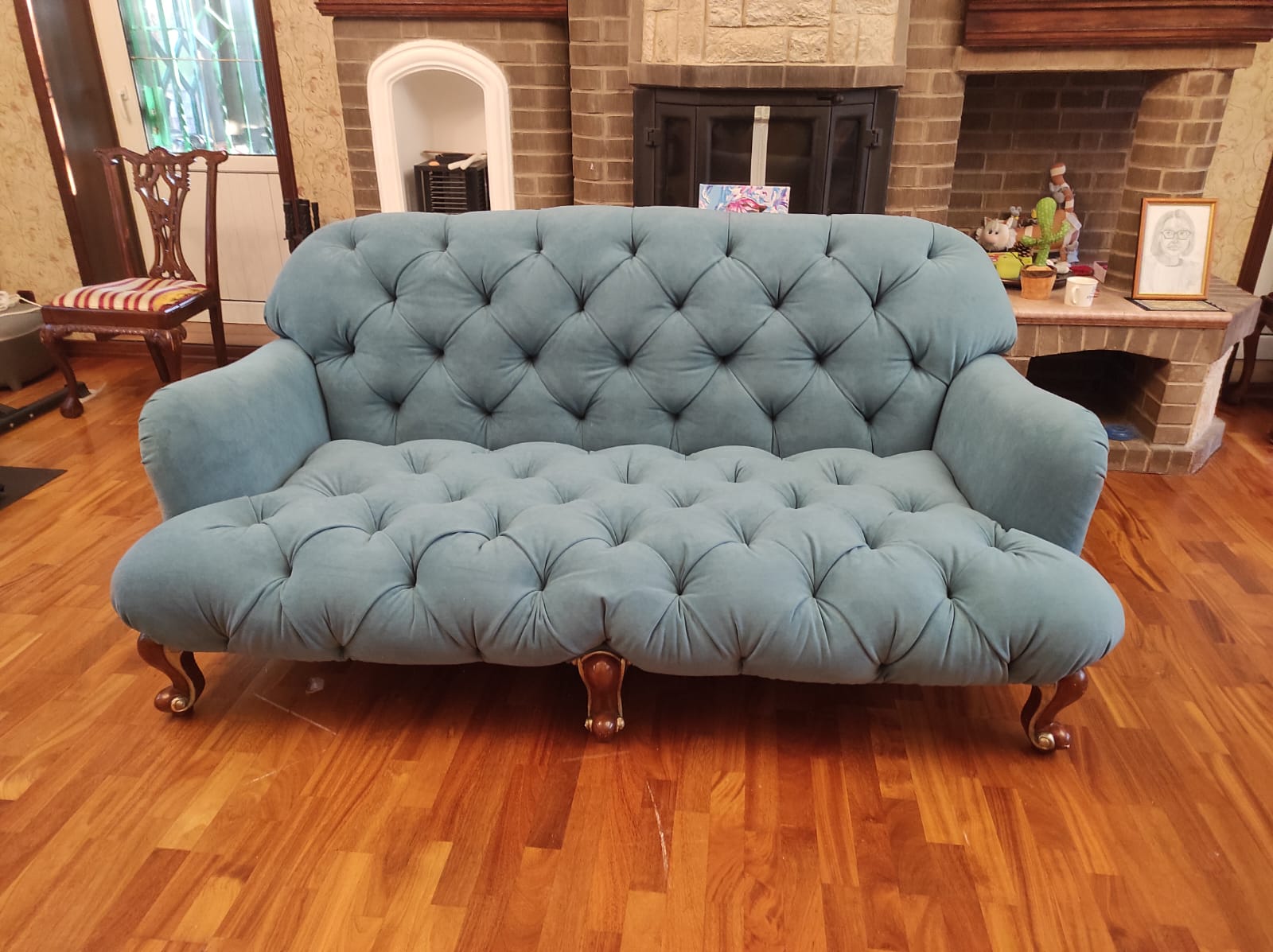 Перетяжка дивана. Кременки